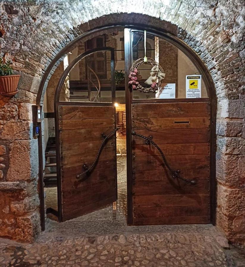 Bed and Breakfast Domus Vela Fornelli Exterior foto