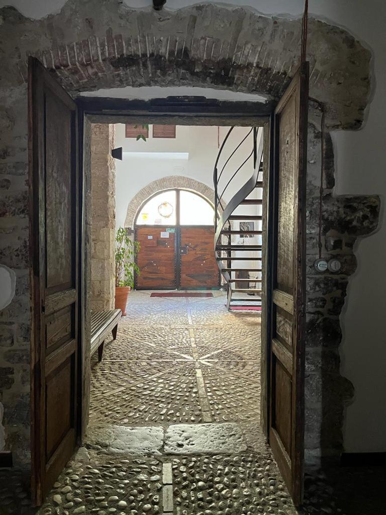 Bed and Breakfast Domus Vela Fornelli Exterior foto